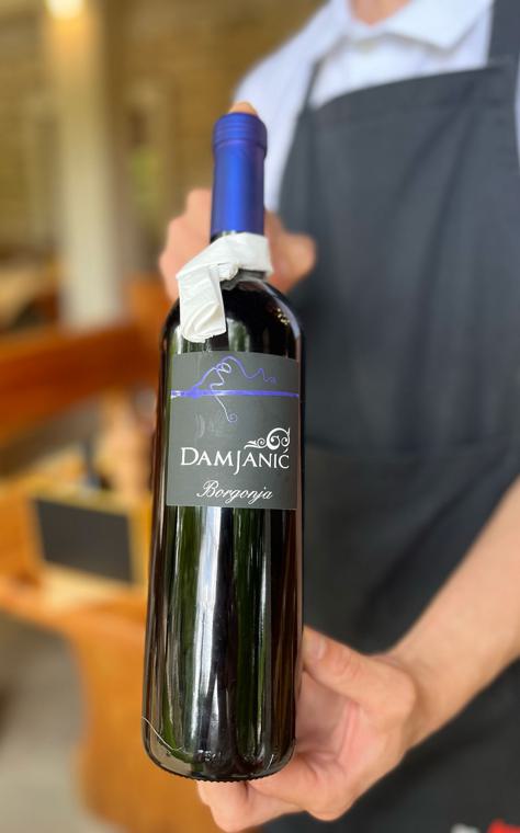Boca istarskog vina Damjanić Borgonja